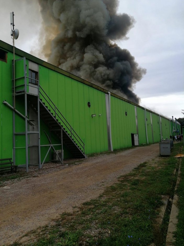 Şile'de fabrika deposunda yangın