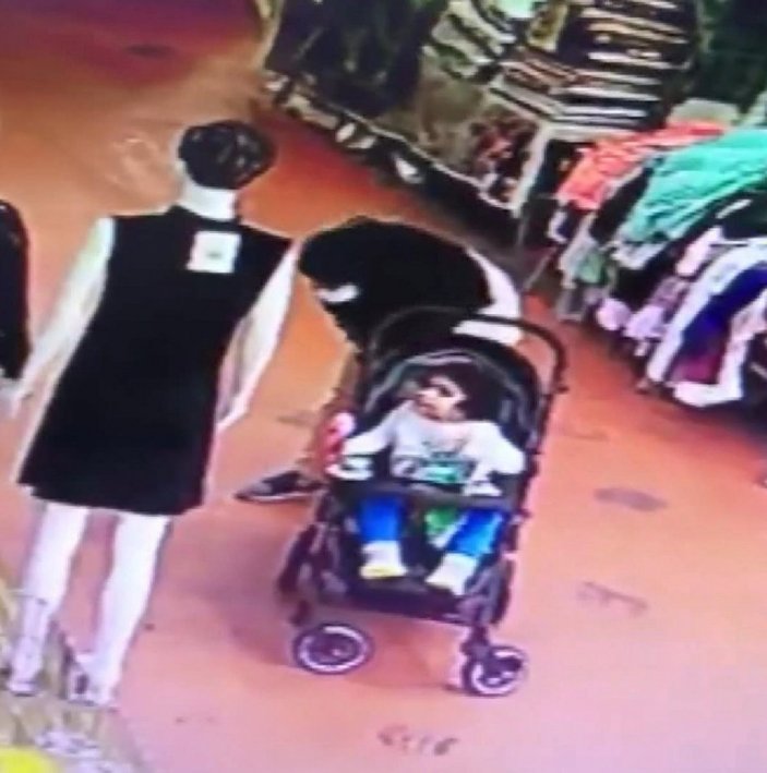 Avcılar'da pazarda alışveriş yapan kadının çantası çalındı
