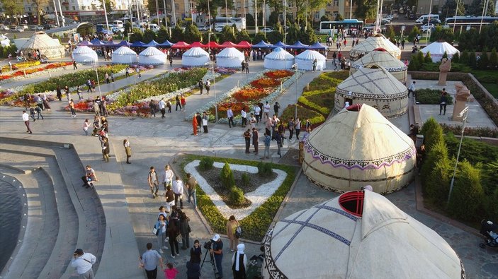 Kırgızistan'da Dünya Halk Destanları Festivali başladı