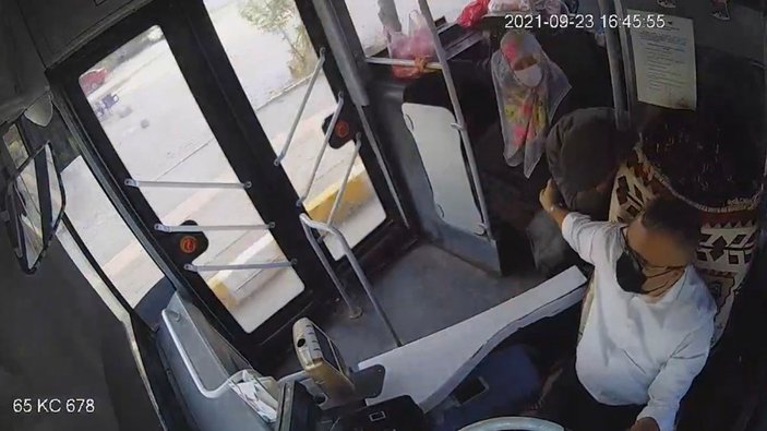 Van’da otobüs şoförü, fenalaşan yolcuyu hastaneye yetiştirdi