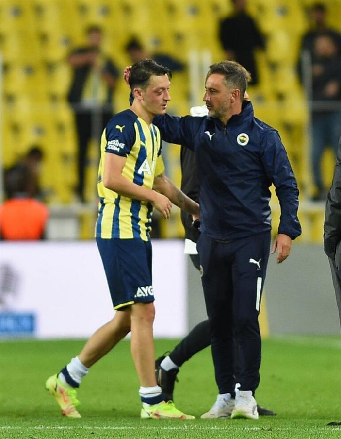 Fenerbahçe'de dikkat çeken Mesut Özil-Pereira detayı
