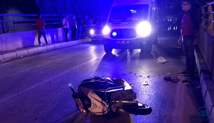 Adana'da otomobilin çarptığı baba yaralandı, oğlu öldü
