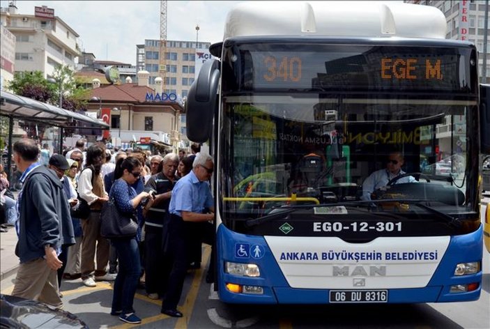 Ankara'da metro ve otobüslerin son sefer saatleri uzatıldı