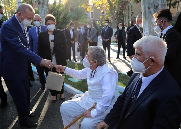 Cumhurbaşkanı Erdoğan, Darülaceze sakinleriyle bir araya geldi
