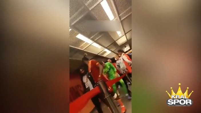 Muslera Alanya maçı sonrası rakip oyunculara saldırdı