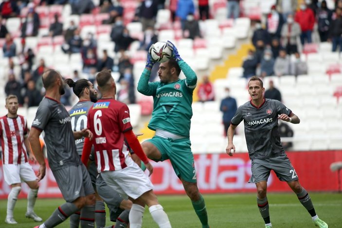 Sivasspor, Karagümrük'ü 4 golle geçti