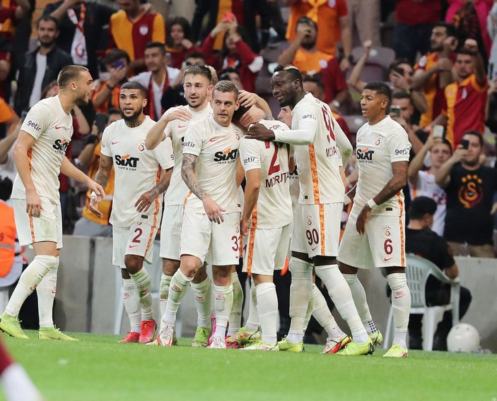 Galatasaray, Göztepe'yi yenerek 4 maç sonra kazandı