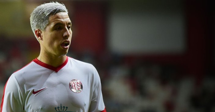 Samir Nasri futbolu bıraktığını açıkladı