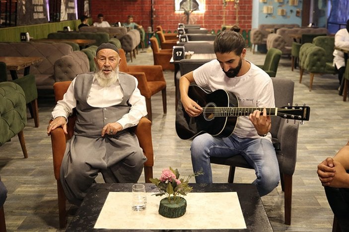 Elazığ'da Rock ve tasavvuf sanatçısı düet yaptı