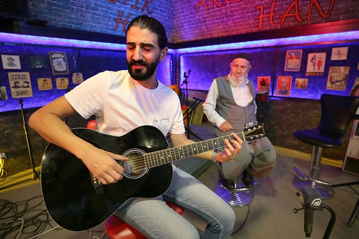 Elazığ'da Rock ve tasavvuf sanatçısı düet yaptı