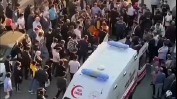 Zeytinburnu'nda yola fırlayan çocuğa otomobil çarptı