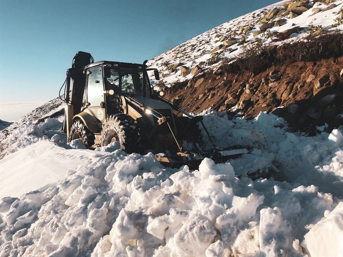 Rize'de karla mücadele çalışmaları titizlikle sürdürülüyor