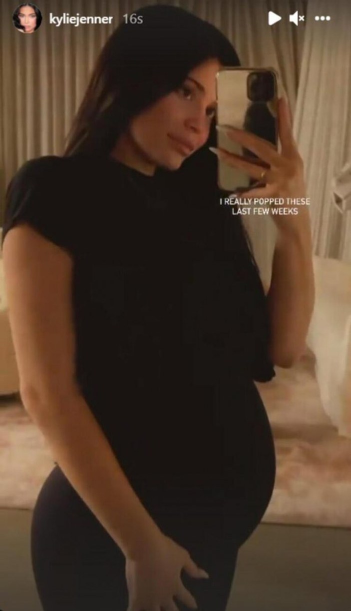 Kylie Jenner'dan hamilelik pozu