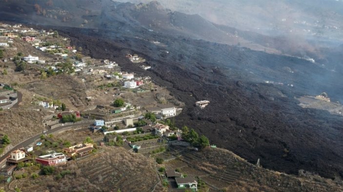 İspanya La Palma'da yanardağ patlaması sürüyor