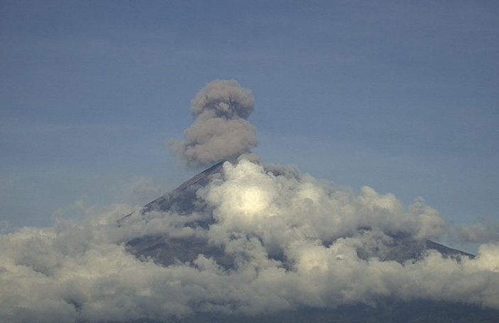 Meksika’daki Popocatepetl Yanardağı'nda iki kez patlama gerçekleşti
