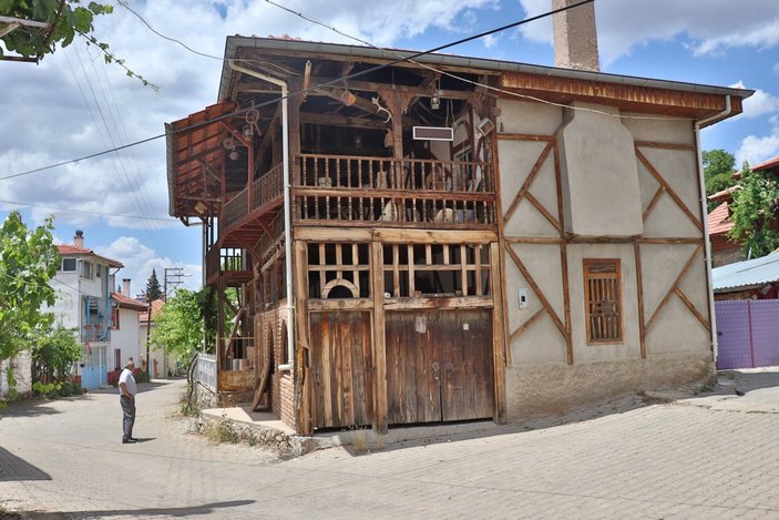 Denizli'de baba ocağına dönen gurbetçi, köyüne müze kurdu
