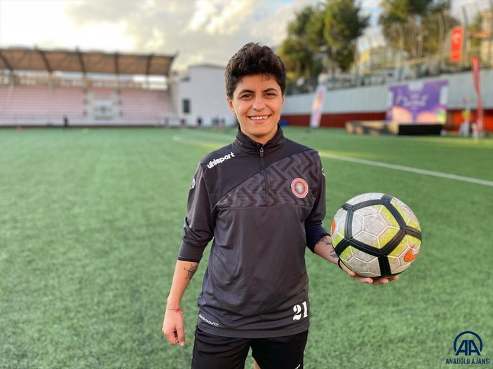Diyarbakırlı gol kraliçesi Zelal'in hayatı futbolla değişti