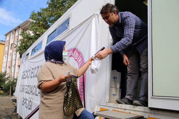 Bozkurt'ta ilaç ihtiyacını mobil eczane karşıladı