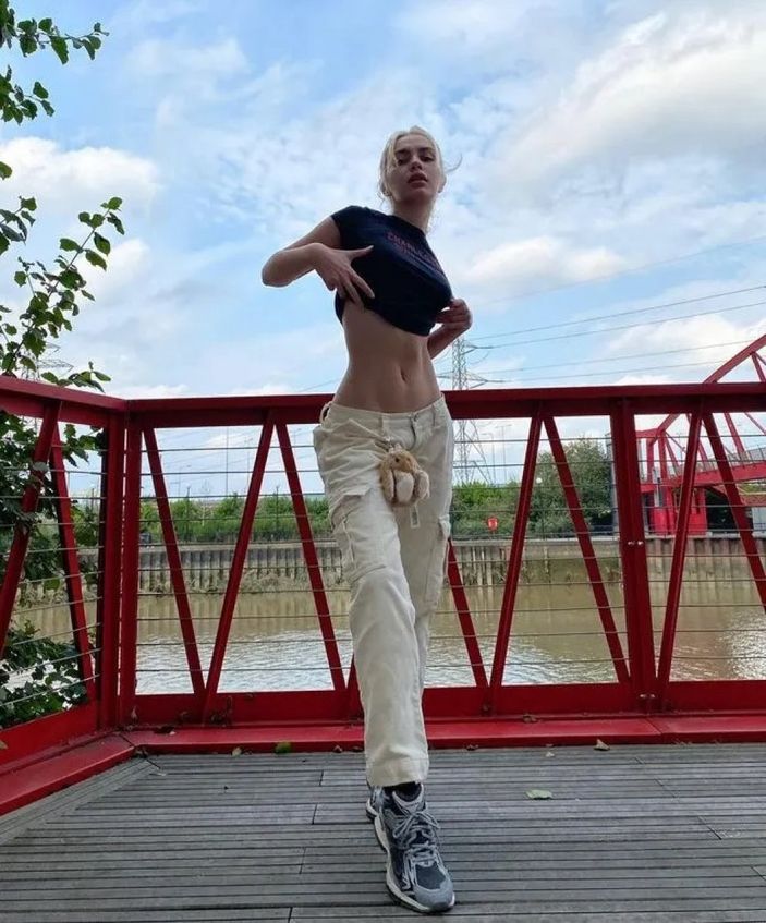 Türkiye'den ayrılan Aleyna Tilki'den iddialı Londra pozları! Takipçileri mest oldu