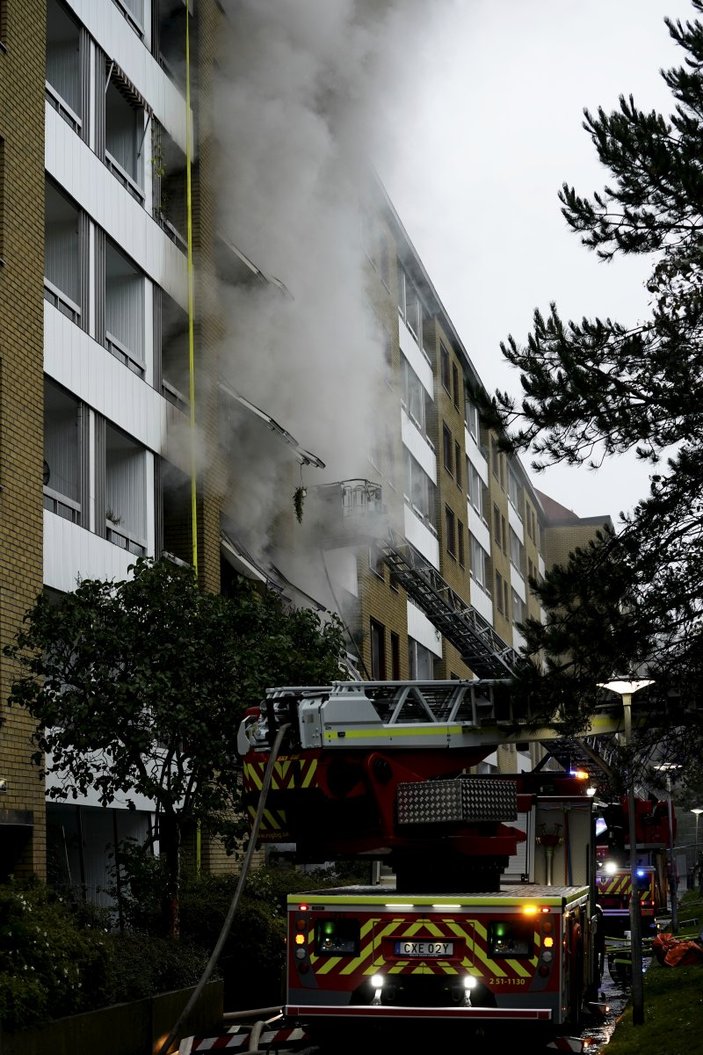 İsveç'te bir apartmanda patlama: 25 yaralı