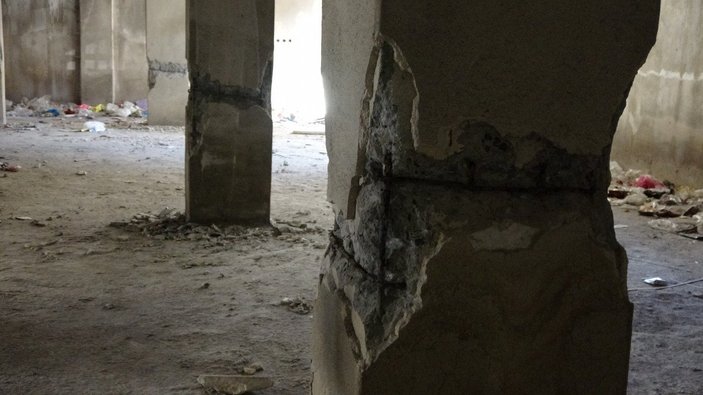 Sultangazi’de, 150 kişinin yaşadığı binanın kolonlarını keserken yakalandılar
