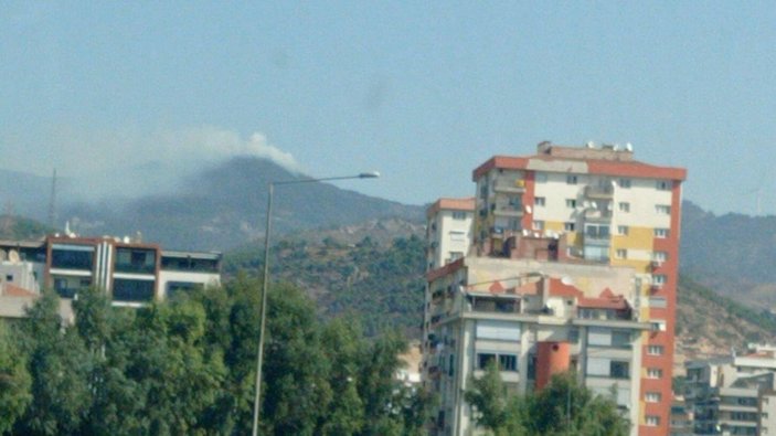 İzmir'de orman yangını: Ekipler müdahale ediyor