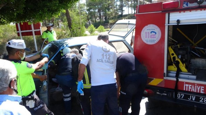 Antalya'da seyir halindeki sürücü sara krizi geçirdi