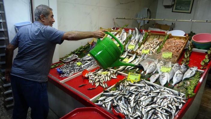 i Çanakkale’de tezgahlarda lüfer bolluğu yaşanıyor