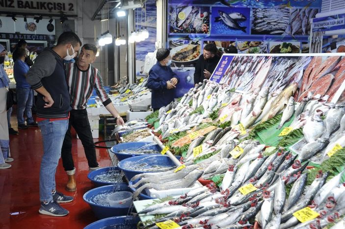 İstanbul'da hamsi fiyatı düşmüyor