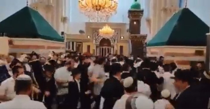 Halil İbrahim Camii’nde Yahudilerin toplu dansı