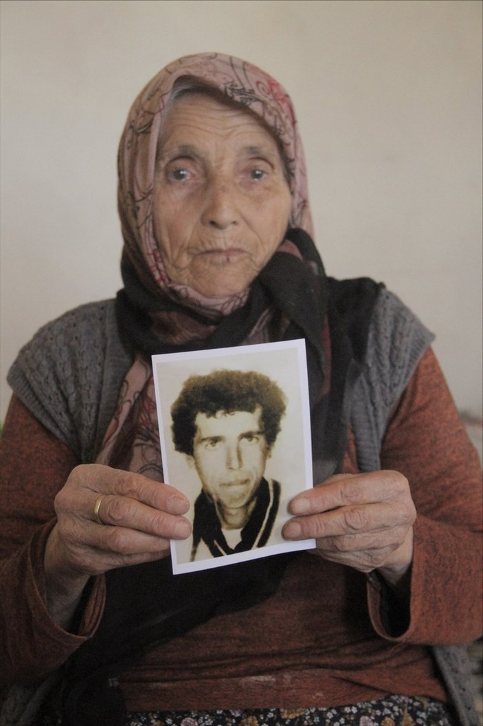 Sivas'ta gözü yaşlı anne kaybolan oğlundan umudunu kesmiyor