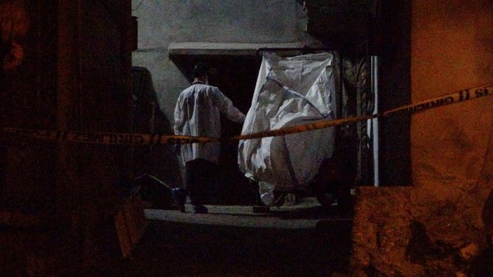 Kahramanmaraş'taki evinde define arayan kişi, kazdığı kuyuda öldü