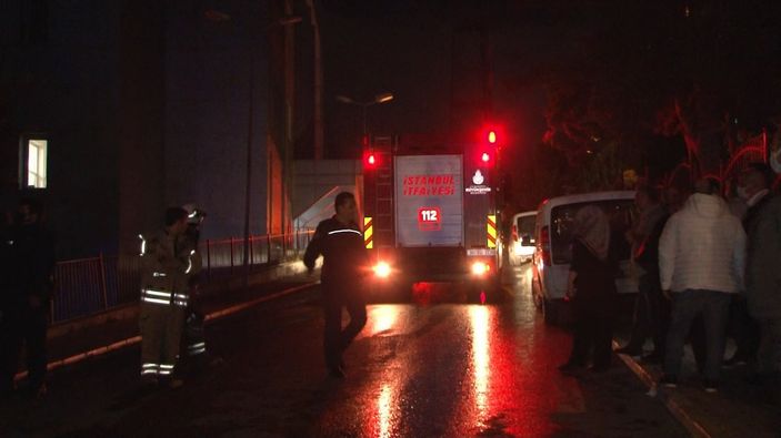 i İstanbul'da çıkan yangın söndürüldü