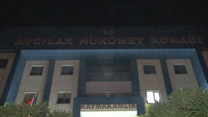 i İstanbul'da çıkan yangın söndürüldü