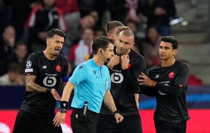 Halil Umut Meler verdiği 2 penaltı kararıyla Lille'i yıktı