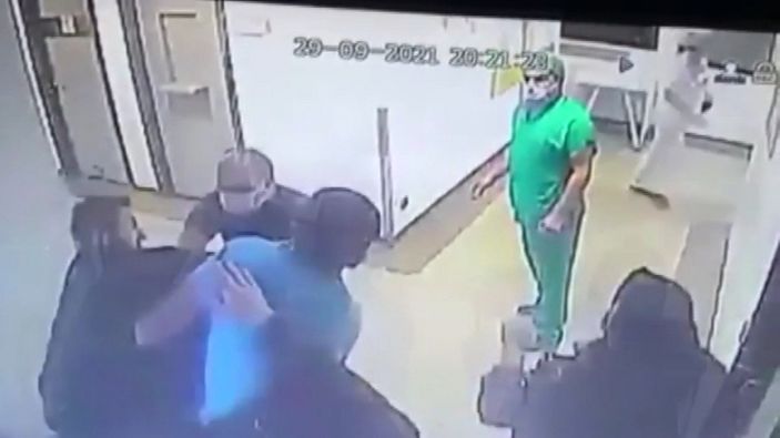 i İstanbul'da özel hastanede erkek hemşireye silahlı saldırı