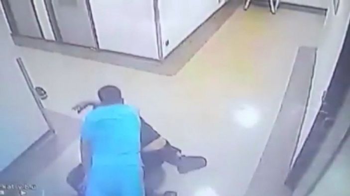 d İstanbul'da özel hastanede erkek hemşireye silahlı saldırı