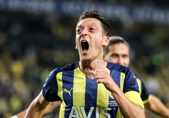 Mesut Özil, Olympiakos maçında yok