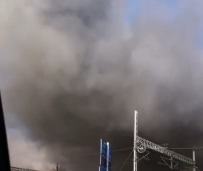 Tuzla'da fabrikada yangın meydana geldi
