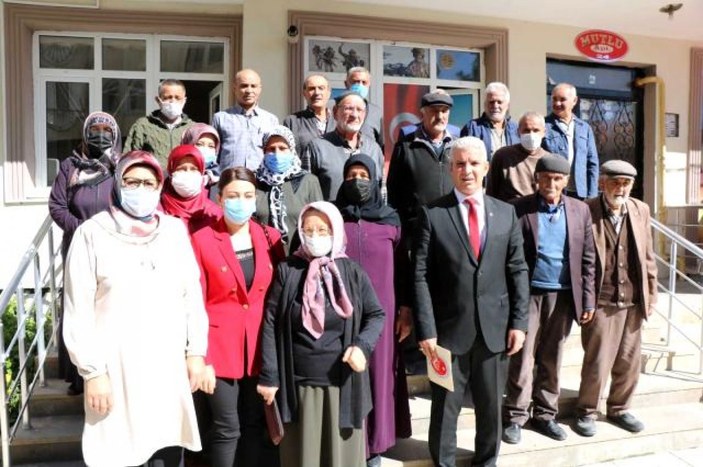Kırşehir'de şehit aileleri, terörist sevici CHP'li vekile tepki gösterdi