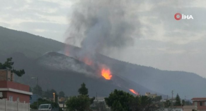 İspanya'da yanardağ patlaması: Lavlar denize akmaya devam ediyor