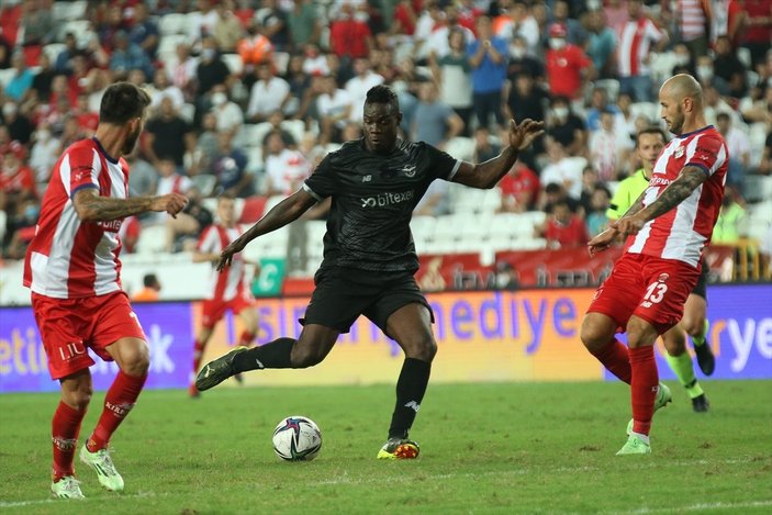 Adana Demirspor deplasmanda Antalyaspor'u 1-2 yendi
