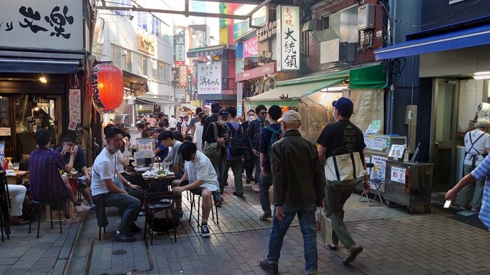 Japonya'da OHAL bitti: Tokyo sokakları hareketlendi