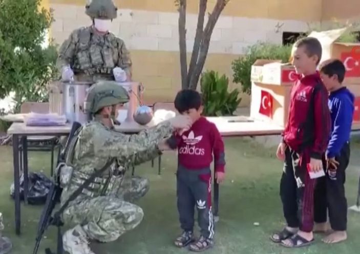 Mehmetçikten Suriye'de yardım eli