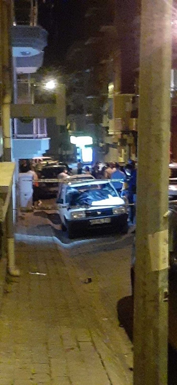 Aydın'da balkondan yoldaki aracın üstüne düşen şahıs yaşamını yitirdi