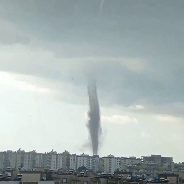 i Hatay’da, deniz üstünde hortum oluştu