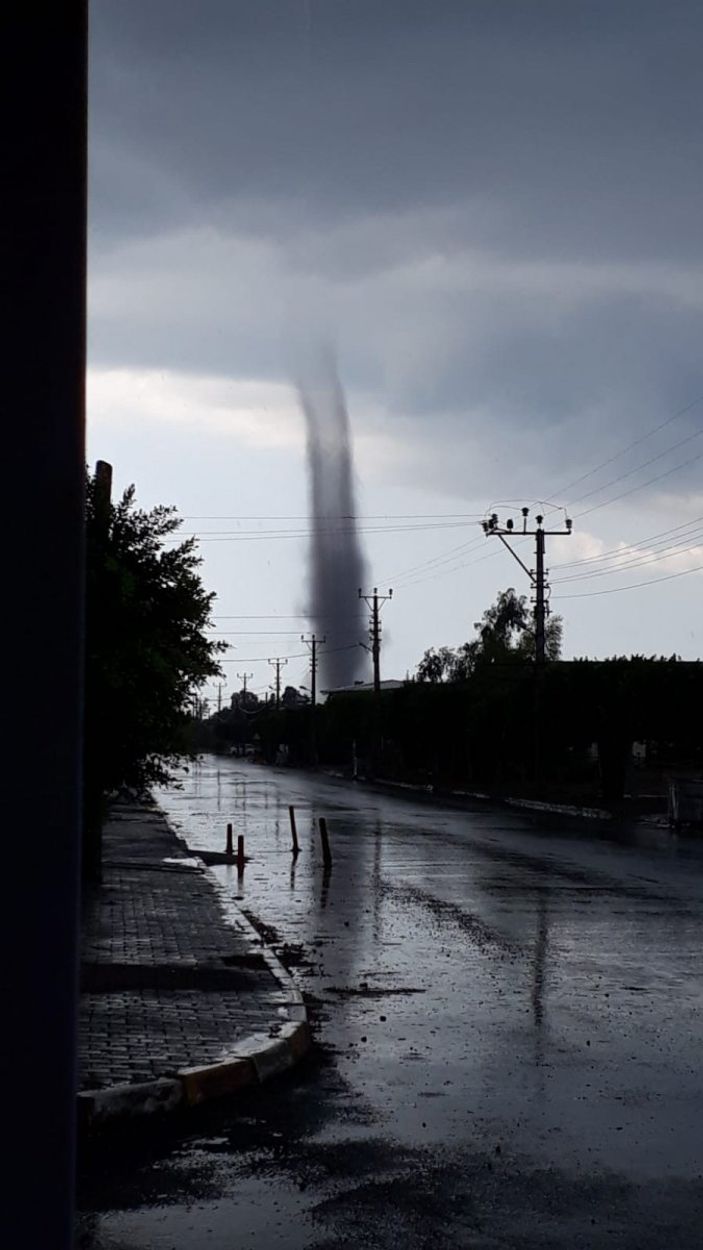 i Hatay’da, deniz üstünde hortum oluştu