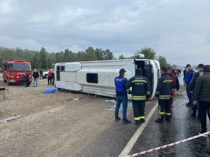 Bartın'da MHP toplantısına giden otobüs kaza yaptı