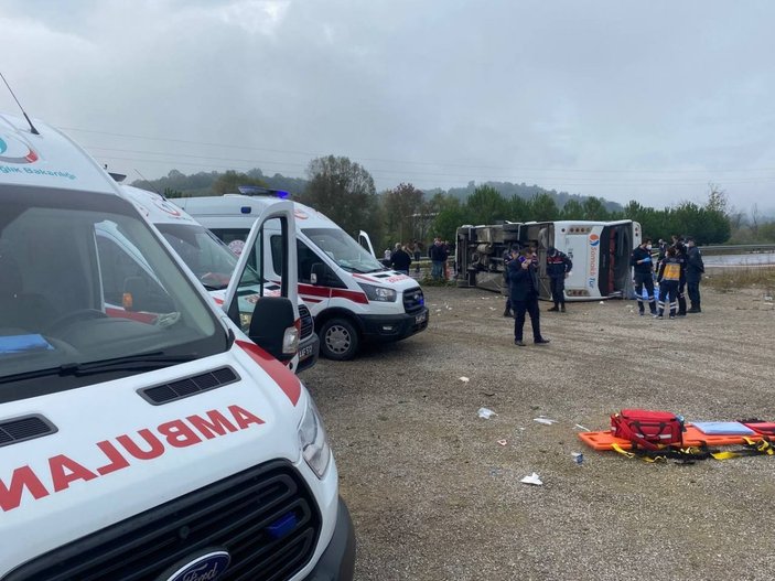 Bartın'da MHP toplantısına giden otobüs kaza yaptı