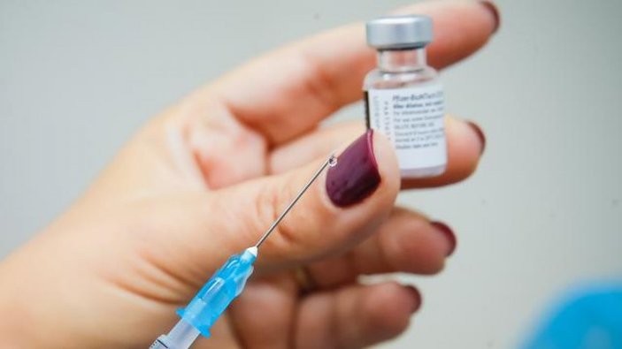 Avrupa İlaç Ajansı'ndan Pfizer-BioNTech aşısının üçüncü dozuna yeşil ışık